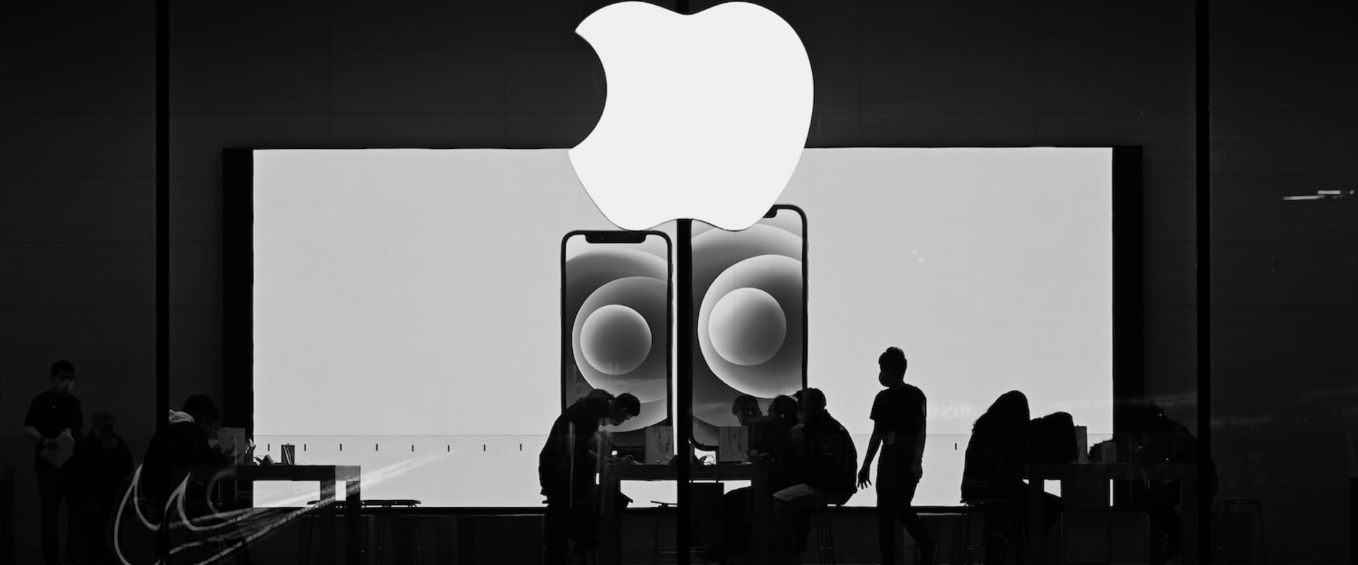 The Global Luxury Goods Market: Insights from an Expert