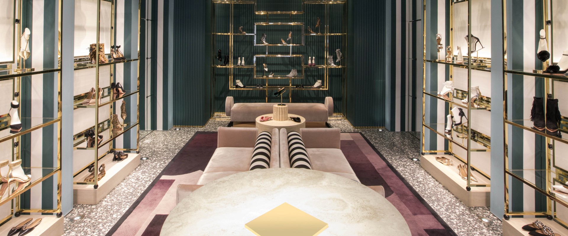The Rise of Luxury Boutiques: A Fashion Expert's Perspective
